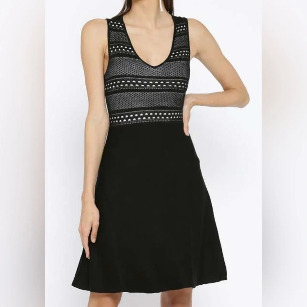 BCBGeneration Black & White Textured Knit A-Line Dress Size Large NWOT